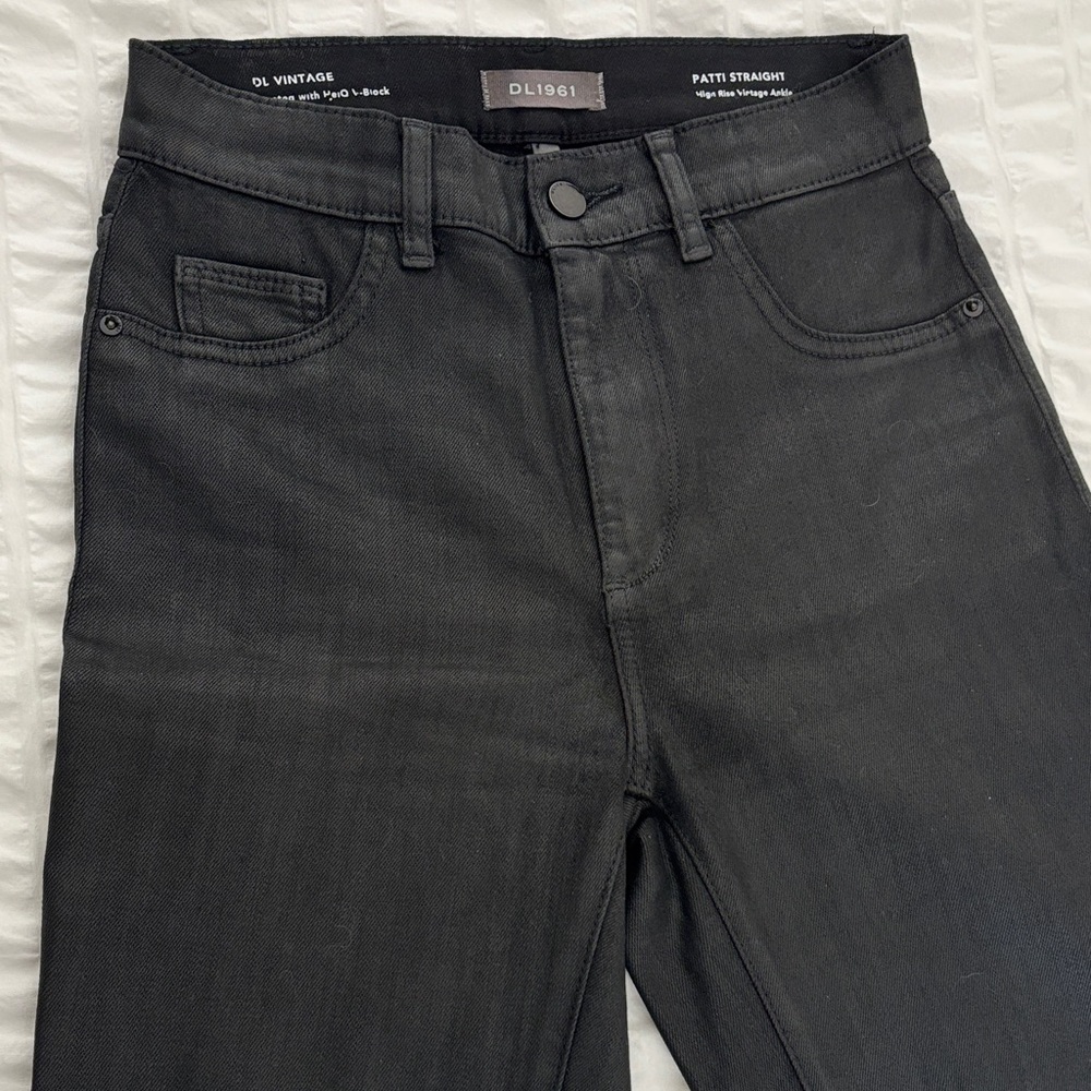 DL1961 Women’s Black Vintage High Rise Straight Jeans